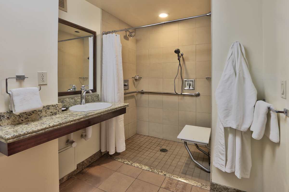 https://www.sheratonuptown.com/wp-content/uploads/2018/08/ADA_Bath_Rm2242.jpg